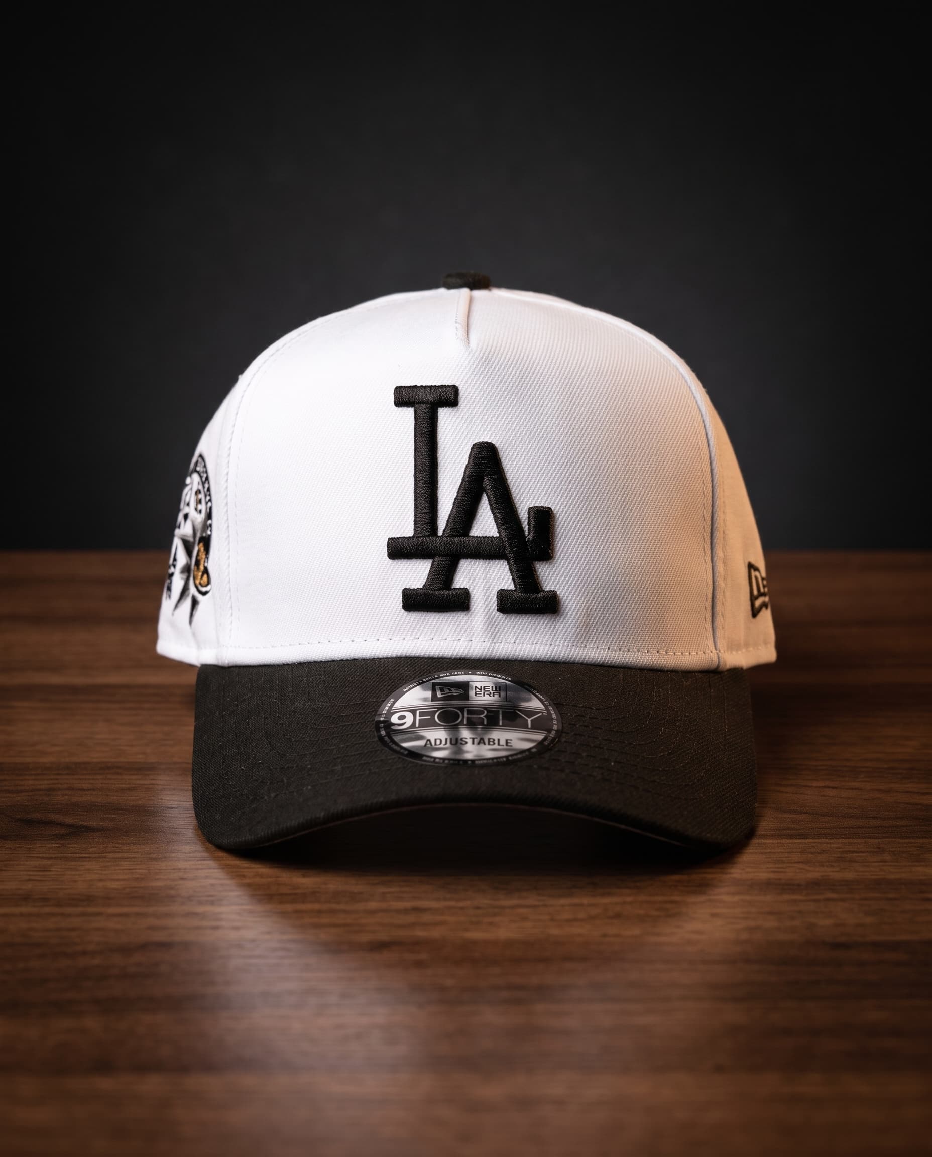 Coastline Two Tone — White / Black Visor